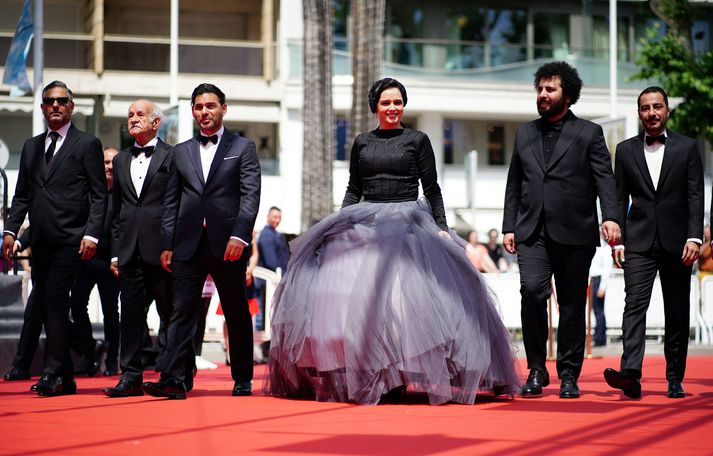 Alidoosti ásamt kollegum sínum við frumsýningu Leila's Brothers í Cannes.