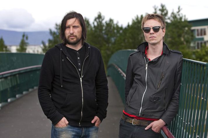Fyrsta plata Péturs Ben og Ebergs nefnist Numbers Game þar sem blandað er saman poppi, rokki og elektróník. 
