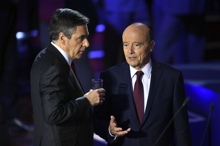 Tveir fyrrverandi forsætisráðherrar, Francois Fillon og Alain Juppé, keppa um að verða forsetaefni Lýðveldissinna, stærsta hægri flokks Frakklands.