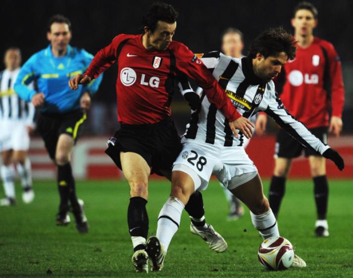 Úr leik Juventus og Fulham.