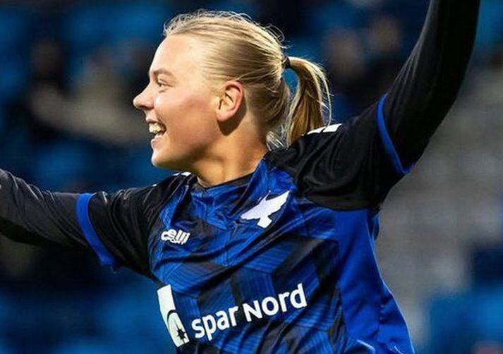 Emelía Óskarsdóttir er byrjuð að spila á ný eftir langa fjarveru vegna meiðsla.