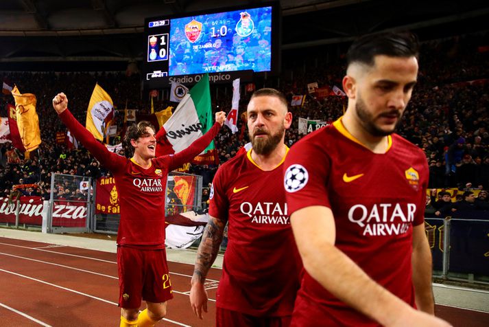 Nicolo Zaniolo fagnar öðru marka sinna í gærkvöldi.