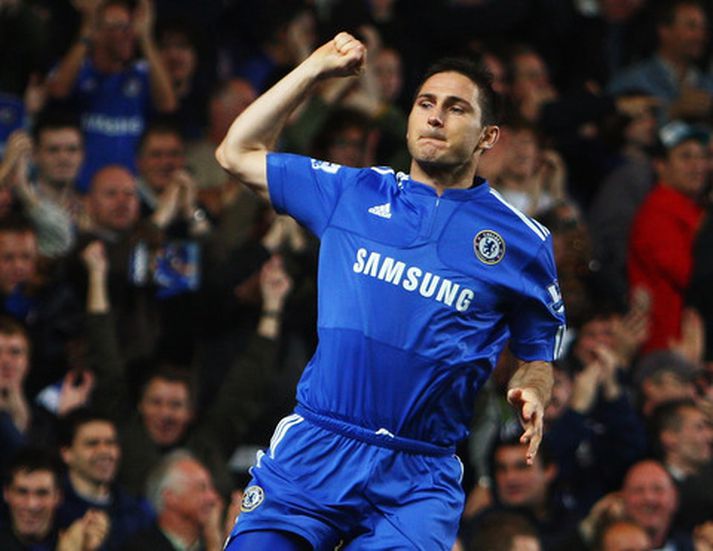 Frank Lampard fagnar marki.