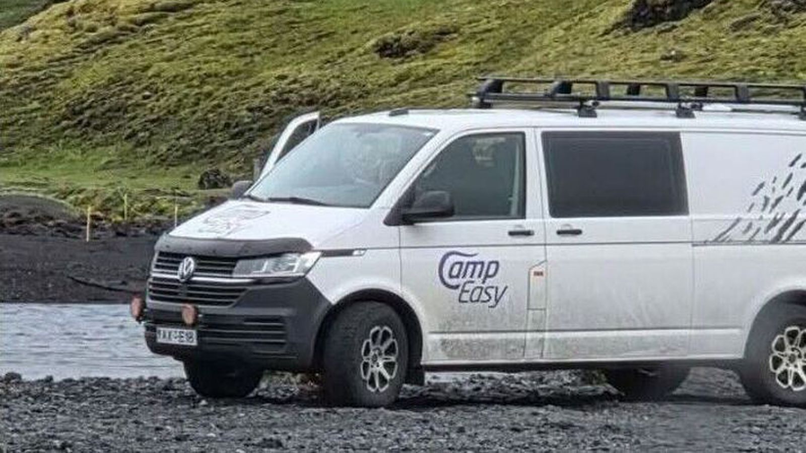 Hjón skildu fimm ára dreng eftir í bíl: Málið á borði breskra yfir­valda
