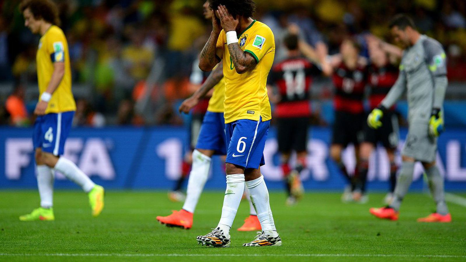 Футбол germany vs brazil. Клозе 2014 бразилия. Полуфинал чм 2014. Полуфинал чемпионата бразилия. Полуфинал чемпионата бразилия.