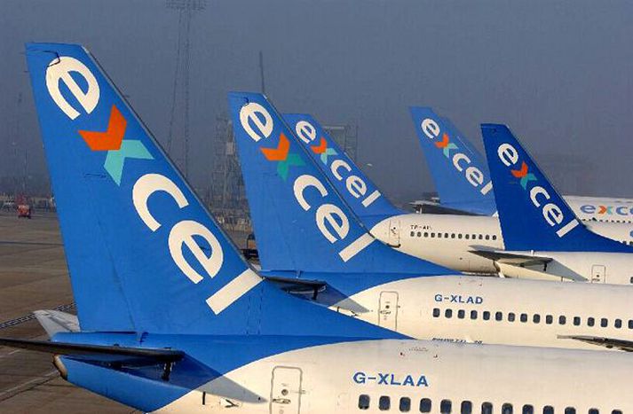 Rekstrarstjóri og fjármálastjóri breska leiguflugfélagsins Excel Airways hafa báðir sagt upp störfum.