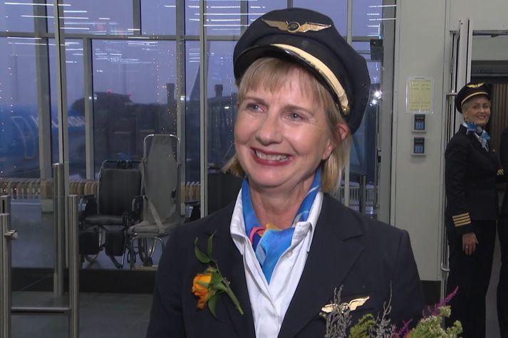 Sigríður Einarsdóttir í viðtali við Stöð 2 að loknu síðasta þotufluginu sem flugstjóri hjá Icelandair.