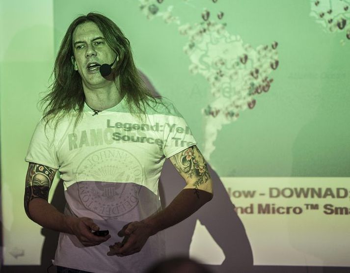 Rik Ferguson hjá TrendMicro er í hljómsveit og æfir karate. Þá hefur hann ráðlagt ESB um netöryggi og unnið fyrir Interpol.