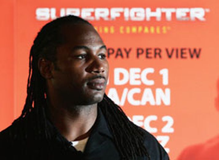 Lennox Lewis er með sömu klippingu og áður.