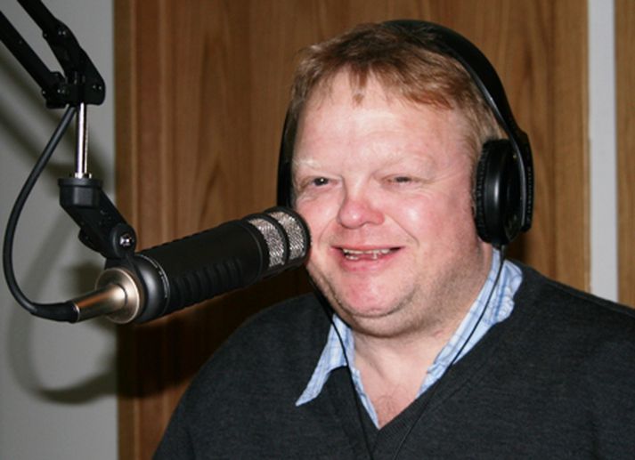 Grétar Mar Jónsson tekur sig vel út í útvarpi.