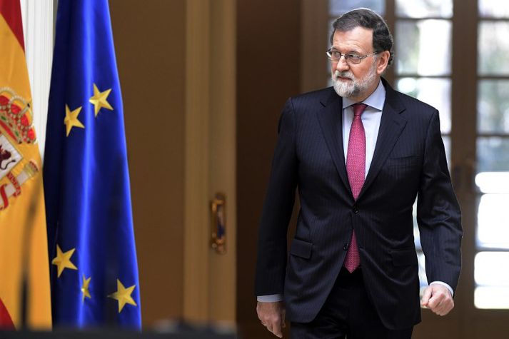 Rajoy hét því að standa af sér vantraustið en nú er ljóst að stjórn hans er fallin