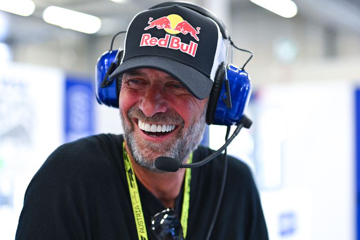 Red Bull segir að Jürgens Klopp muni halda áfram sem yfirmaður alþjóðlegra knattspyrnumála hjá drykkjarvörufyrirtækinu.
