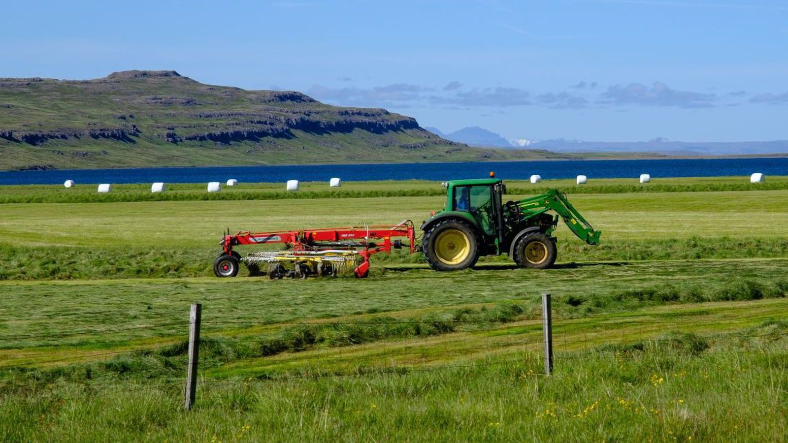 Slasaðist al­var­lega við hey­skap