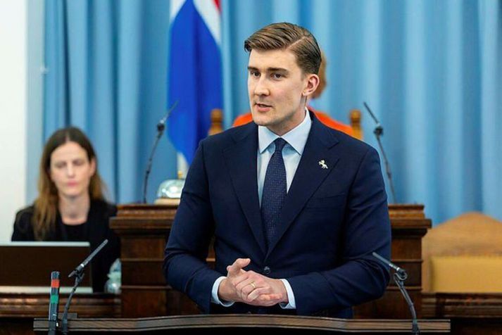 Segir ríkis­borgara­rétt ekki mega vera eins og  „sleiki­brjóst­sykur“