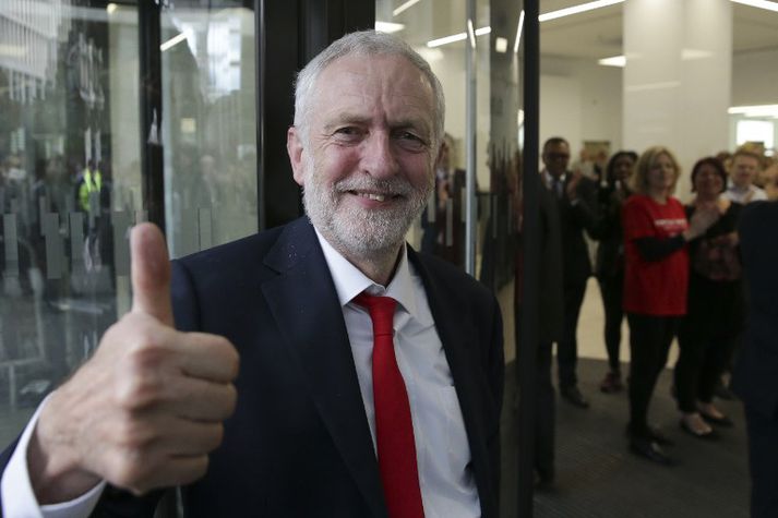 Jeremy Corbyn, leiðtogi Verkamannaflokksins, er líklega ánægður með nýju flokkssystkini sín.