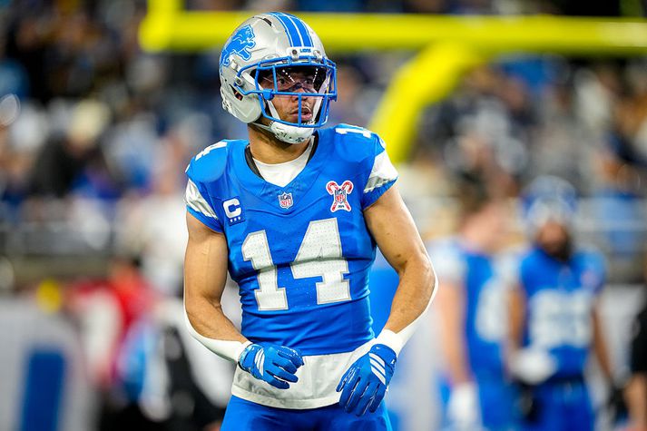 Amon-Ra St. Brown fær að spila í heimalandi móður sinnar, sem hann hefur dreymt um lengi.