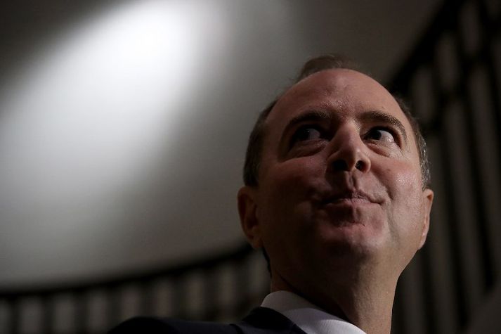 Adam Schiff, oddviti demókrata í leyniþjónustunefnd fulltrúadeildarinnar, skrifaði svarminnisblaðið. Trump hafði neitað að birta það vegna viðkvæmra upplýsinga í því.