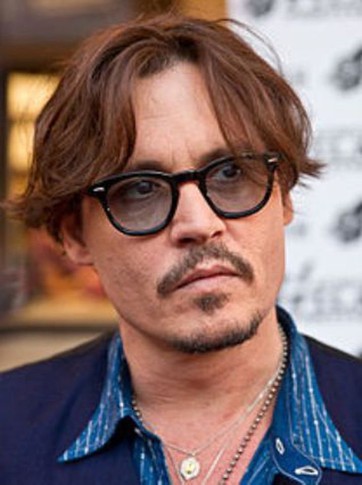 Johnny Depp er hættur að drekka því hann vill viðhalda unglegu útliti sínu.