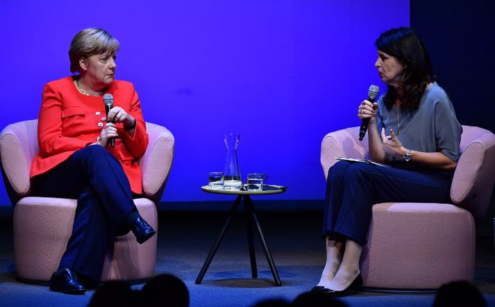 Angela Merkel svaraði spurningum Brigitte Huber, ritstjóra kvennablaðsins Brigitte, á viðburði blaðsins í gær.