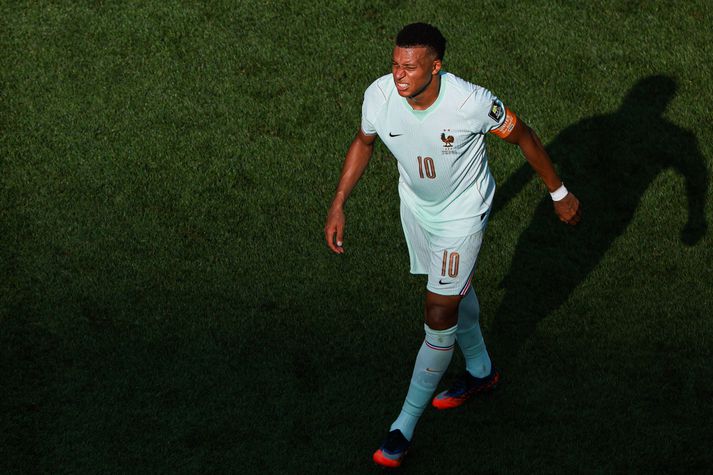 Mbappé haltraði af velli í síðasta leik Frakklands gegn Marokkó.