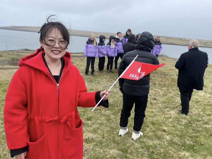 Jie Gao, framkvæmdastjóri alþjóðasviðs YAYA, var mætt til að fylgjast með upptöku auglýsingarinnar í Grafarvogi. 