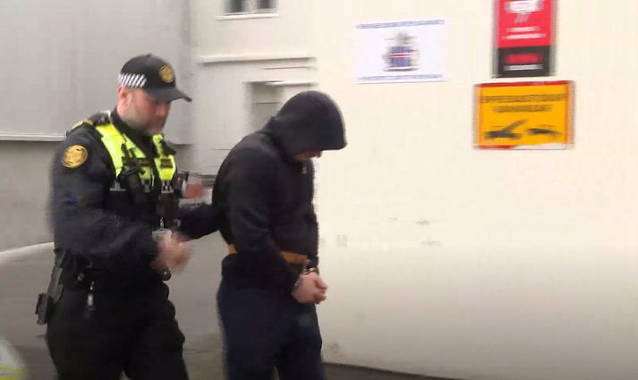 Maður sem er grunaður í málinu var leiddur fyrir dómara í Héraðsdómi Reykjavíkur í hádeginu.