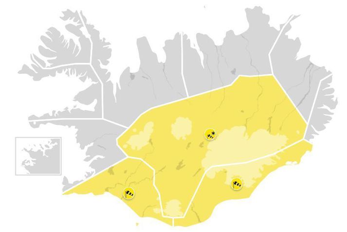 Gular viðvaranir taka gildi um miðjan dag á morgun.