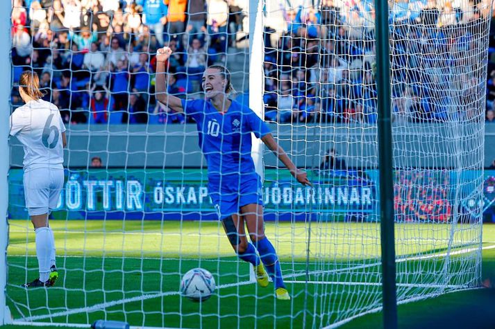 Dagný Brynjarsdóttir fagnaði tveimur mörkum í Laugardalnum í kvöld.