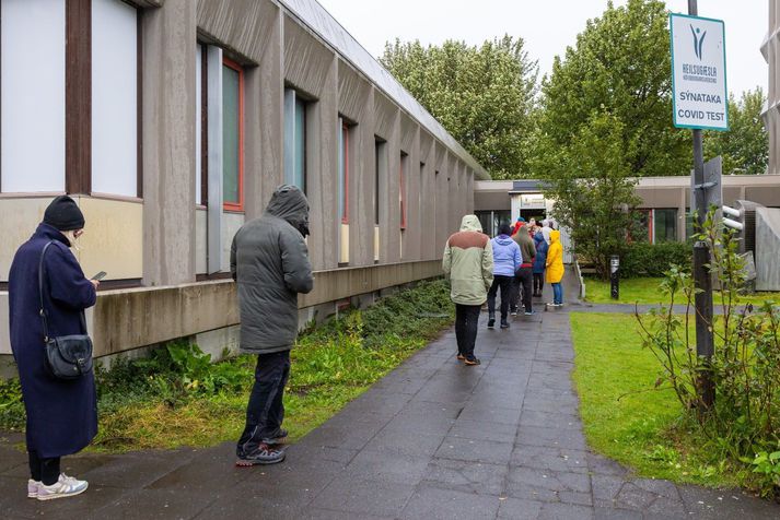 Frá sýnatökustað Heilsugæslu höfuðborgarsvæðisins við Suðurlandsbraut í Reykjavík.