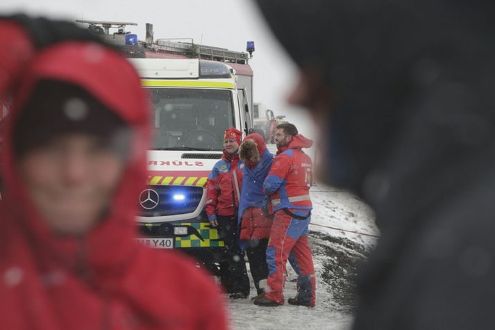 Frá vettvangi á Þingvallavegi þegar önnur rúta valt þar fyrr í vetur.