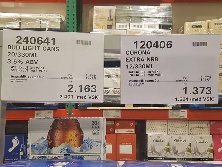 Bjórinn í Costco í gær á töluvert lægra verði en venjulega, eins og sést á myndinni.