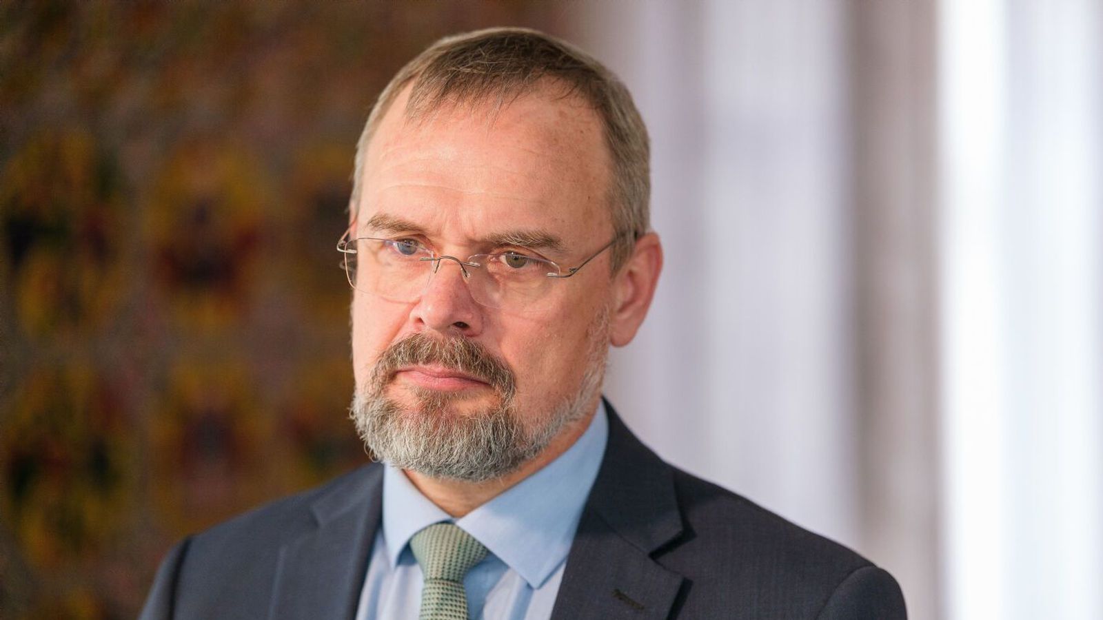 Skýrslan um krónuna sýni að val­kostirnir séu tveir