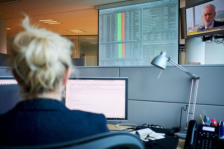 Mikill meirihluti forsvarsmanna fjártæknifyrirtækja segist eiga von á tekjuvexti, auknu vöruframboði og innreið á nýja markaði á næstu tólf mánuðum.