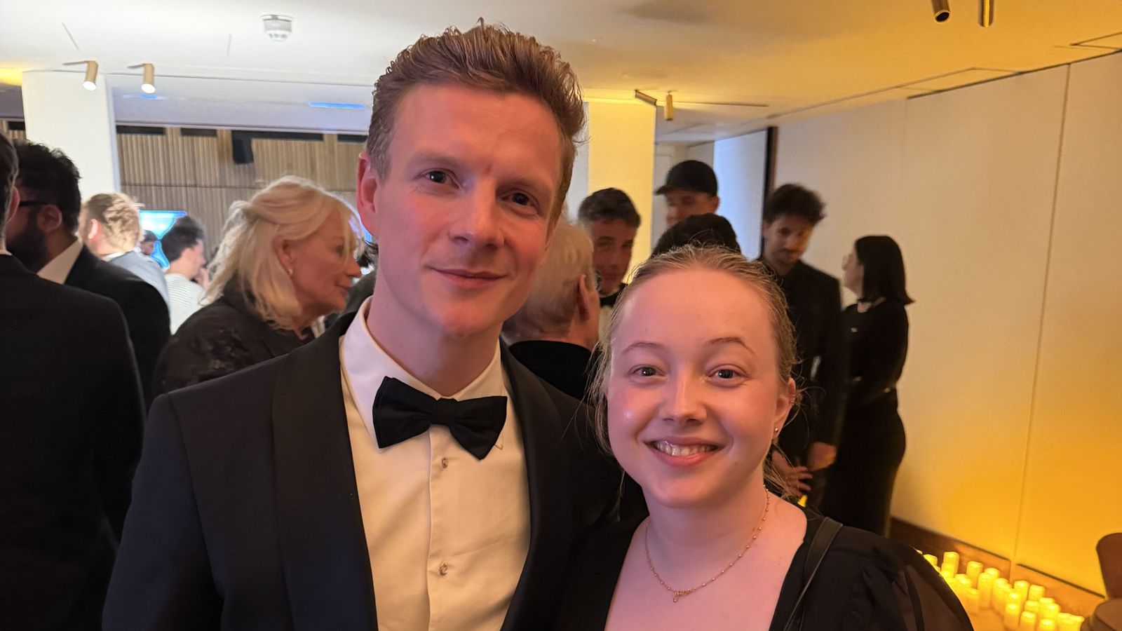 Hringdi strax í pabba og sagði honum frá Bond-leiknum
