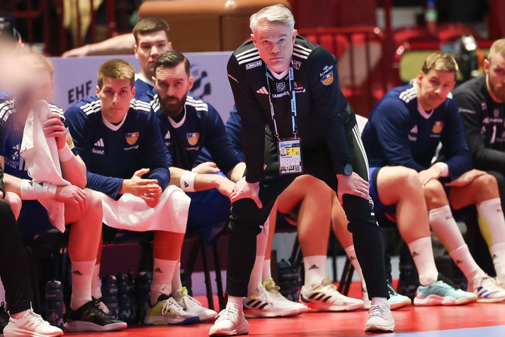 Snorri Steinn Guðjónsson, landsliðsþjálfari Íslands, á hliðarlínunni í leik dagsins.