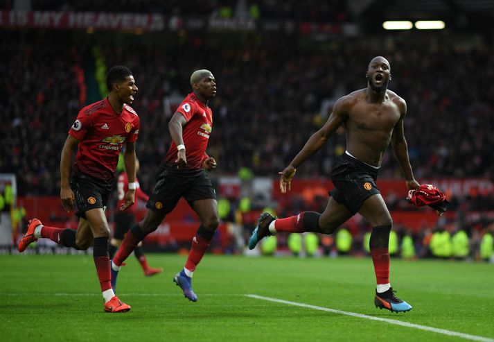 Romelu Lukaku fagnar sigurmarkinu á laugardaginn.
