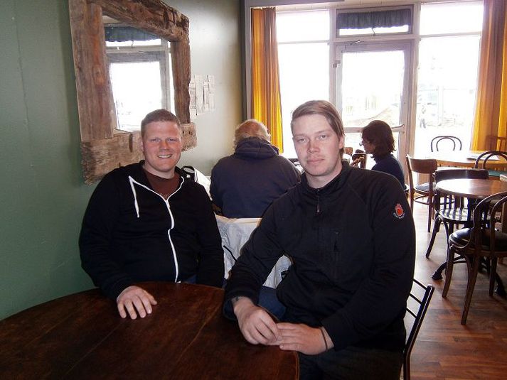 Eysteinn Hauksson (til vinstri) ásamt Hafþóri Mána Valssyni sem annaðist endurútgáfuna á Hattarlaginu.