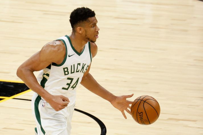 Giannis Antetokounmpo fer ekki á taugum þótt illa gangi hjá Milwaukee Bucks um þessar mundir.