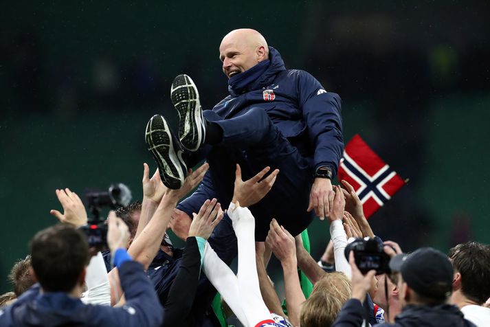 Ståle Solbakken stýrði Noregi til afar öruggs sigurs í undanriðli fyrir HM í fótbolta. Liðið verður því loksins með á stærsta sviðinu, eftir tæplega 28 ára bið.