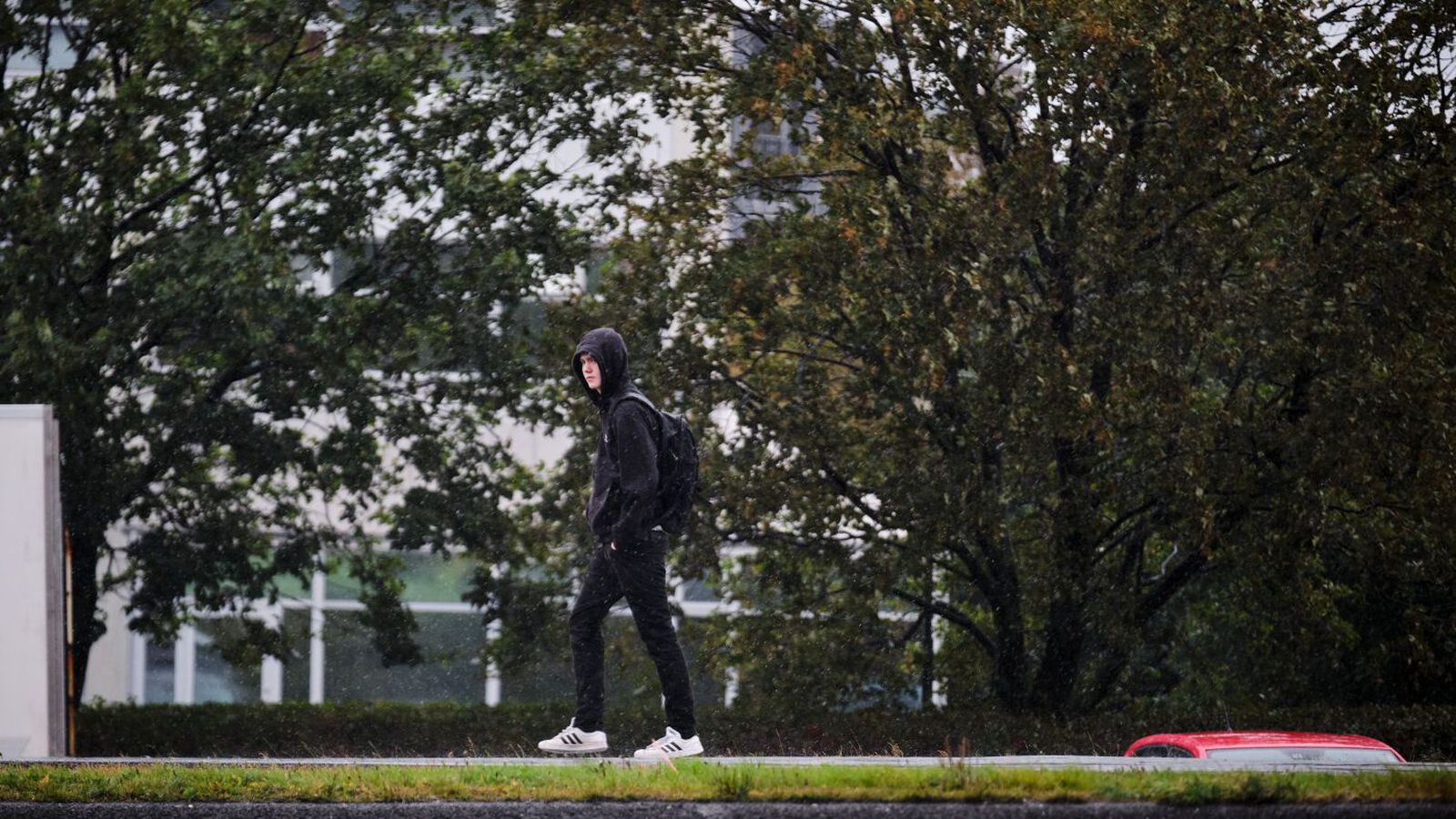 Vætu­samt veður fram á mánu­dag