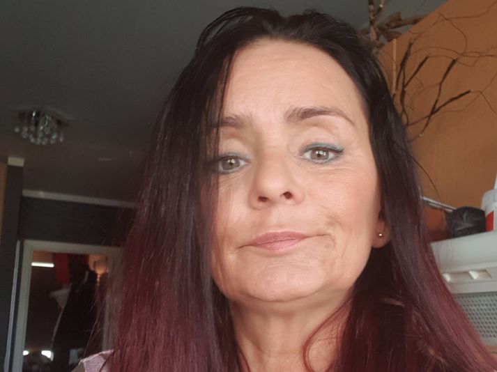 Hrefna Hrund Eronsdóttir vill svör á því hvernig stendur því að henni og sytskinunum hennar hafi ekki verið tilkynnt um andlát föður hennar.