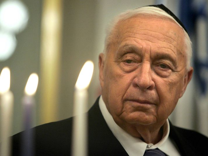 Ariel Sharon er falinn frá.