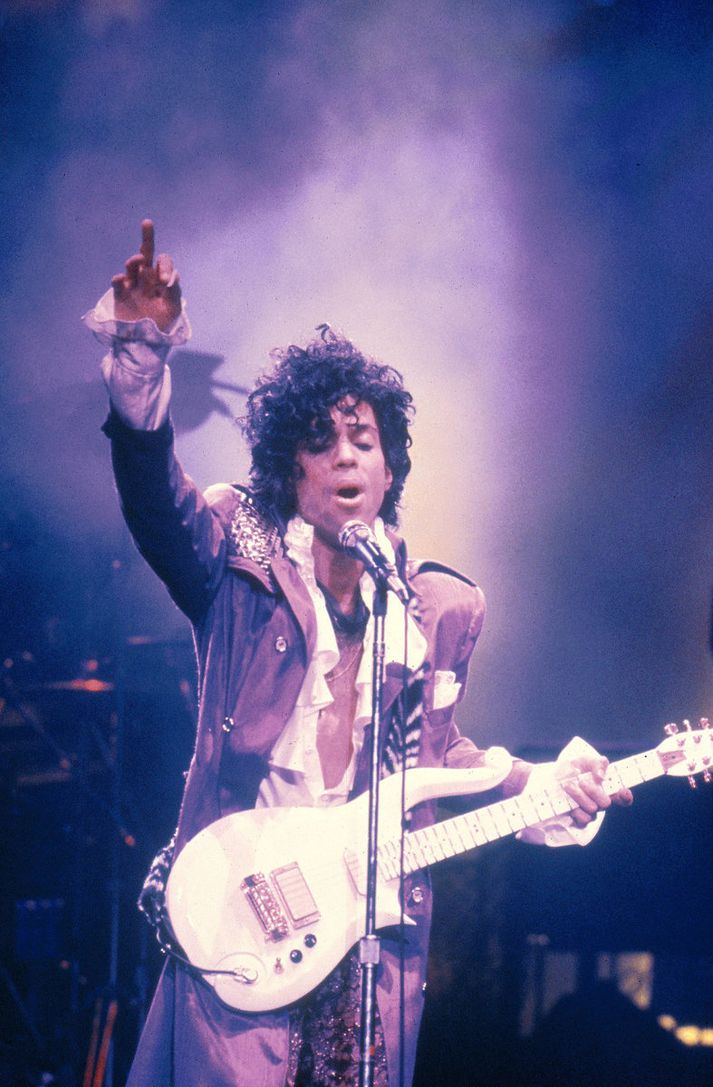 Prince kom iðulega fram með bandinu The Revolution fyrstu ár ferils síns.