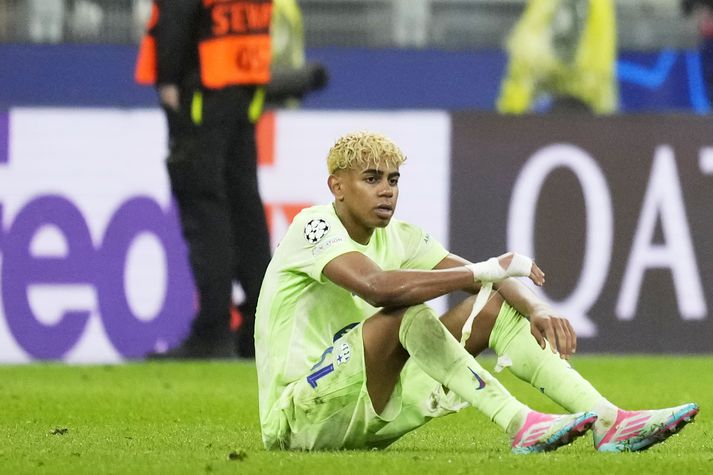 Lamine Yamal var að vonum vonsvikinn eftir tap Barcelona fyrir Inter í gær.