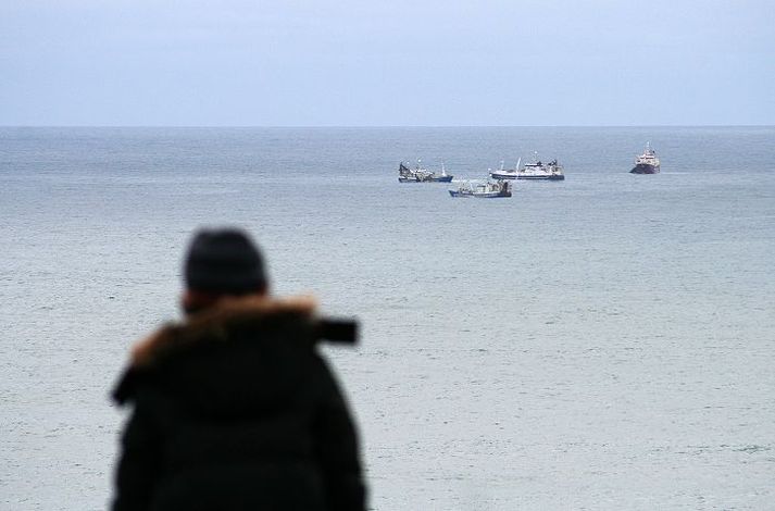 Upp í harða landi Á laugardag voru um 20 loðnuskip á veiðum undan Krýsuvíkurbjargi en torfan var út af Grindavík í gær.