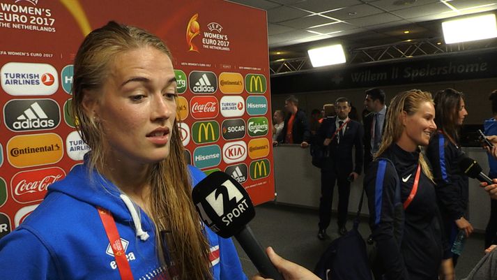 Dagný var harðorð í garð samherja síns hjá Portland, Amandine Henry, sem fiskaði vítið. Henry er öllu hressari i bakgrunni.