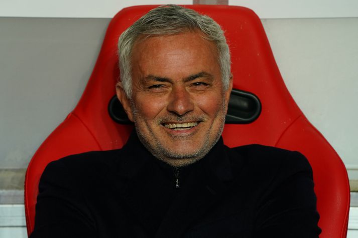 Jose Mourinho er hættur hjá Benfica og tekur við Real Madrid að nýju.