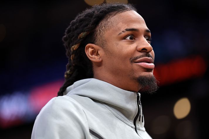 Ja Morant er ekki lengur leikmaður Memphis Grizzlies heldur mun spila með Portland Trail Blazers á næsta NBA-tímabili.