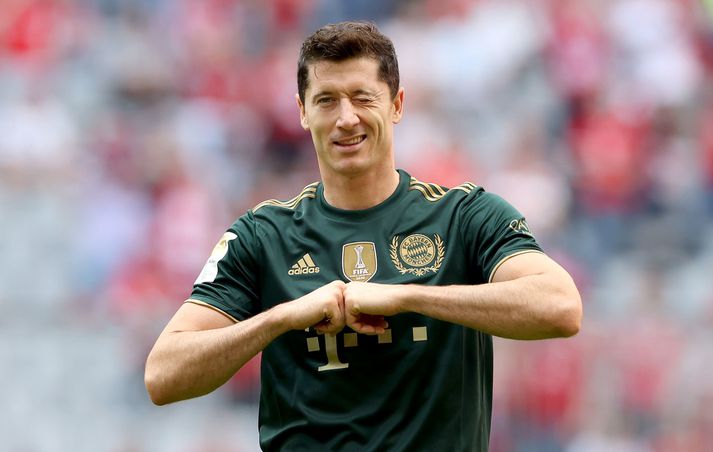 Robert Lewandowski fagnar einu af fjölmörgum mörkum sínum.