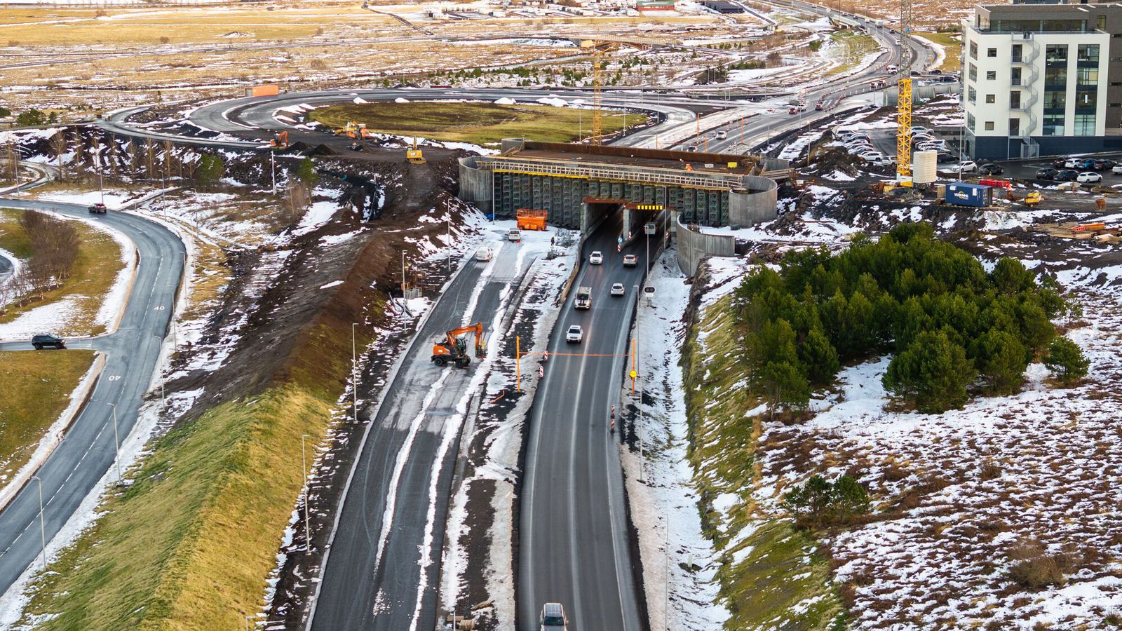 Hægt verði að aka yfir brúna næsta sumar